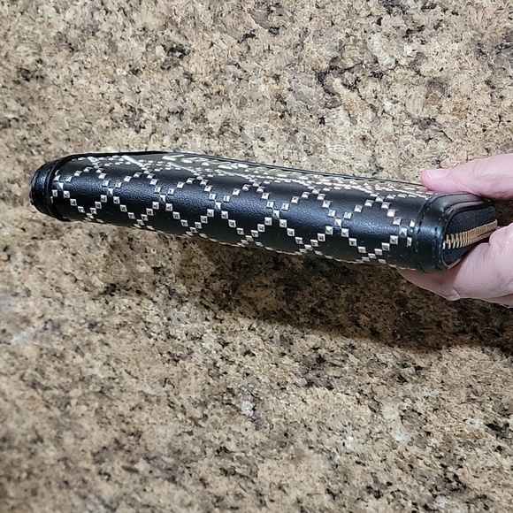 Moschino Love Graphic Black Long Wallet - Picture 8 of 17